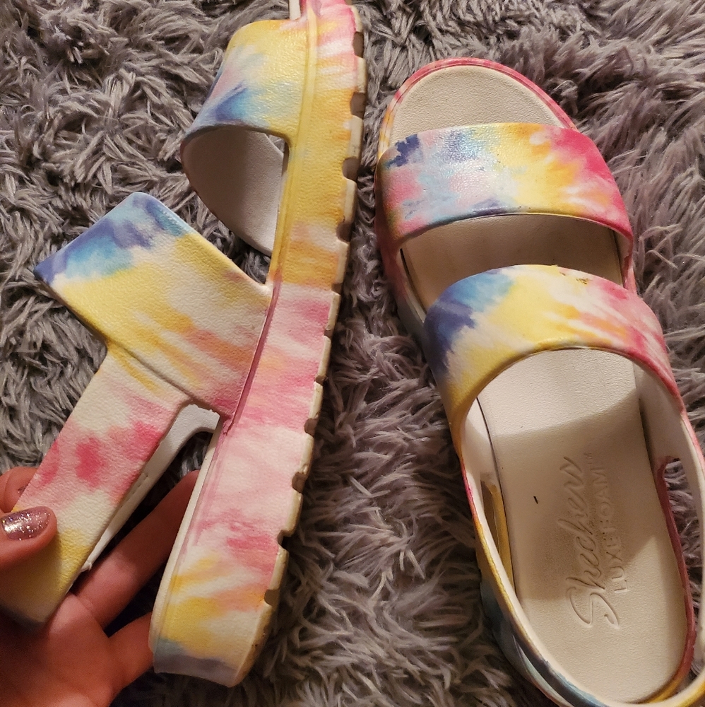 Tie dye platform sandals